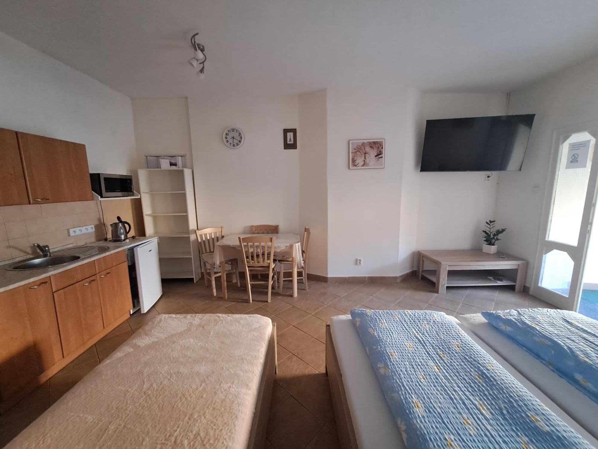 Appartamento Pension Dana Karaskova Kutná Hora Esterno foto
